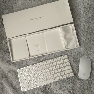 Apple Wireless Magic Keyboard with Apple Magic Bluetooth Mouse 2